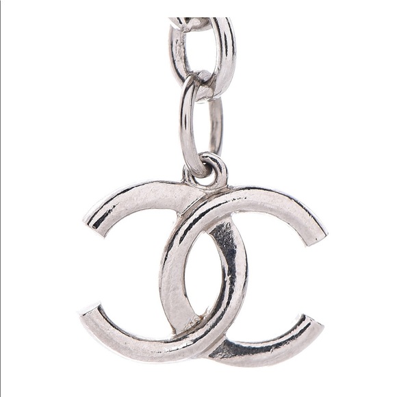 CHANEL Plexiglass Pearl
CC Padlock Bracelet Silver - Picture 5 of 7